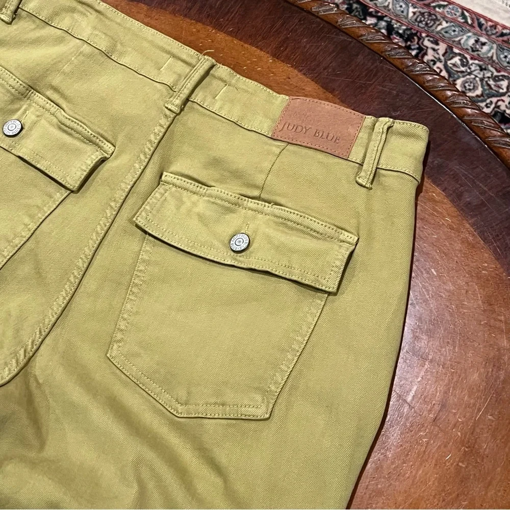 Judy Blue High Rise Straight Leg Cargo Pants Matcha Green
16W - Picture 8 of 16